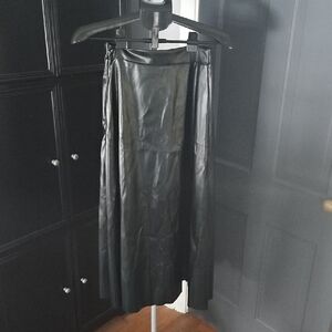 Elegant Black Leather Skirt